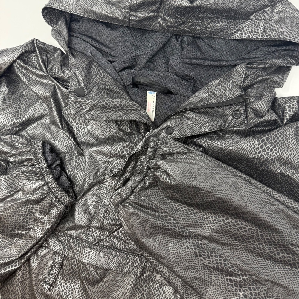 FP Movement Free People Metallic Snakeskin Cropped Windbreaker Jacket Medium